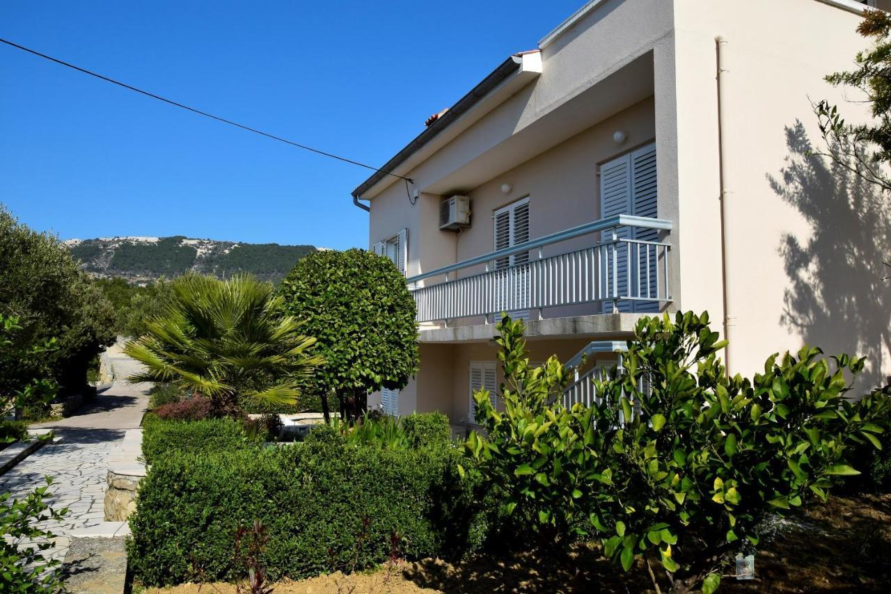 Miramar Gardenn Apartmment Banjol Ngoại thất bức ảnh